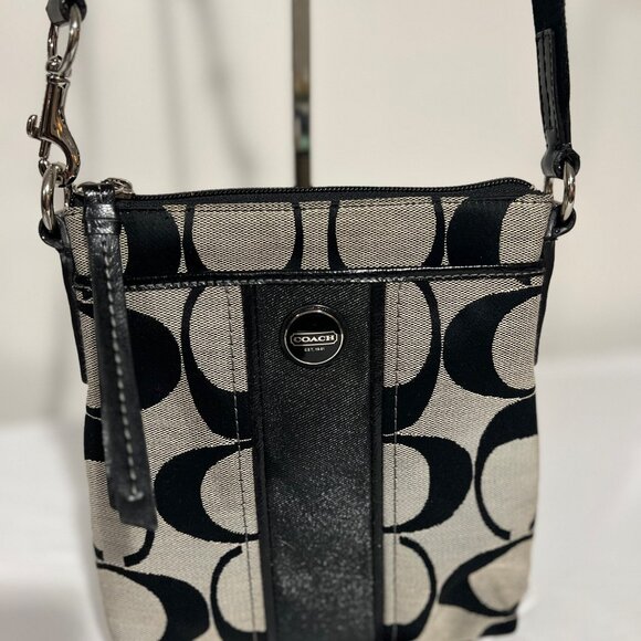 Coach Signature Crossbody Bag NWOT - Picture 4 of 12